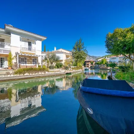 Willa Portville Canal Villas #120