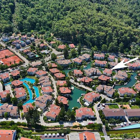 فيلة Portville Canal Villas #120 غوجيك
